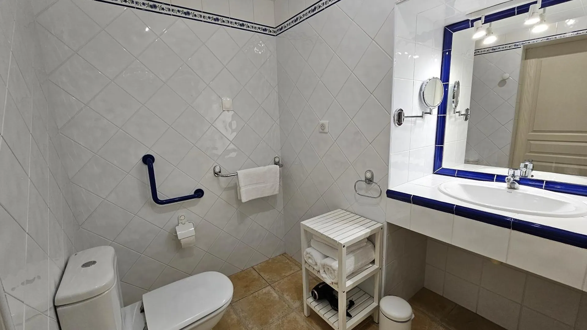 Villa Adhemar 20 Personnes La Garde-Adhémar 0*,